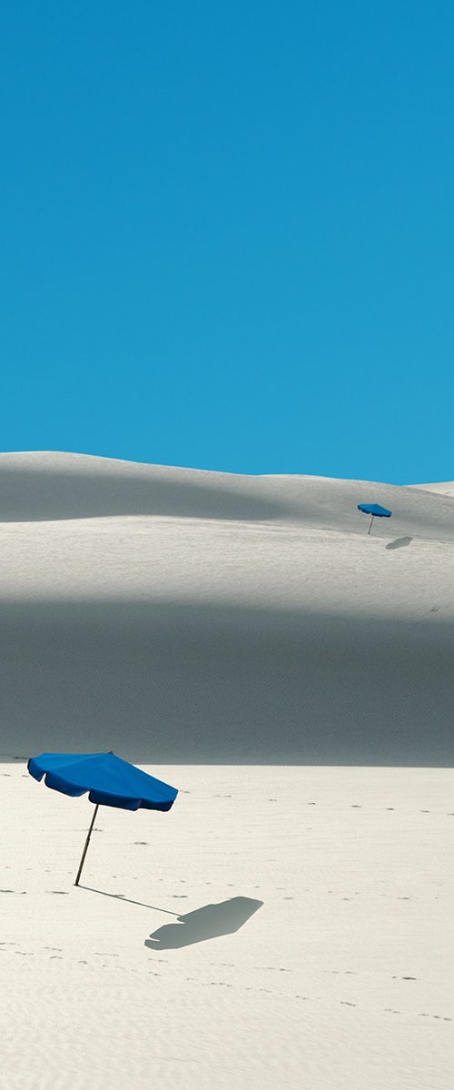 Blue umbrella by Jacek Falmur